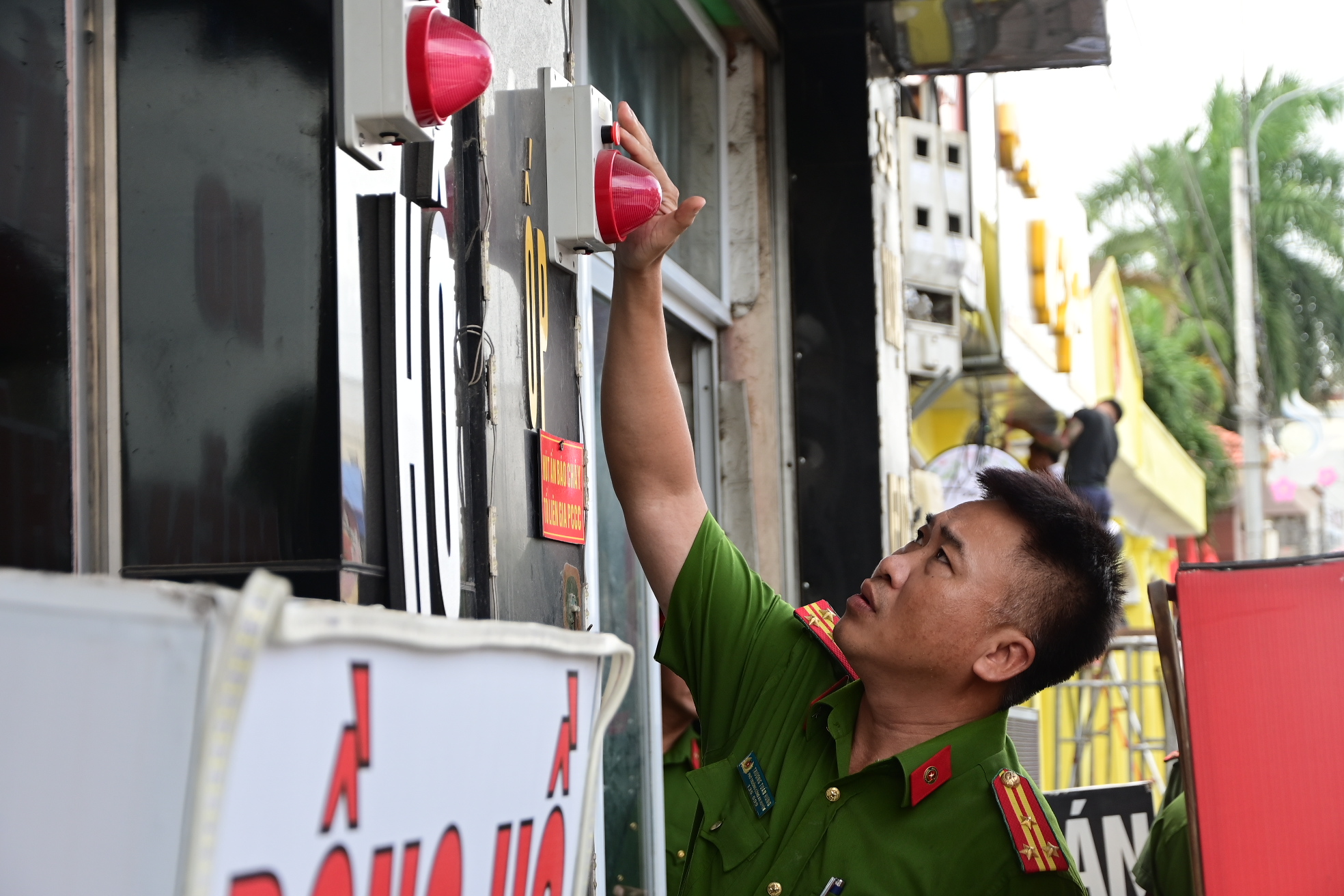 Công an quận Đồ Sơn phạt 2 vụ vi phạm quy định về phòng cháy, chữa cháy